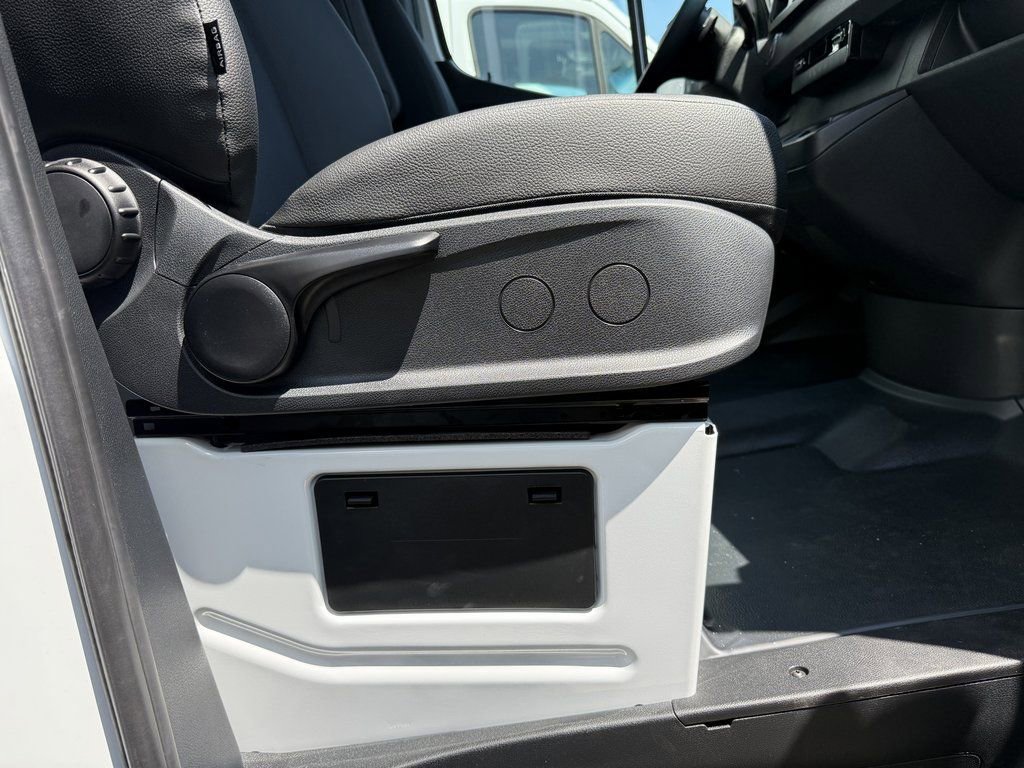 Used 2023 Mercedes-Benz Sprinter 3500 image 17