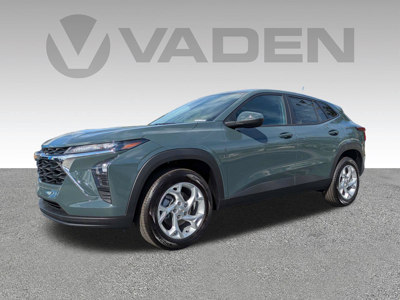 New 2026 Chevrolet Trax LS w/ LS Convenience Package FWD image 2