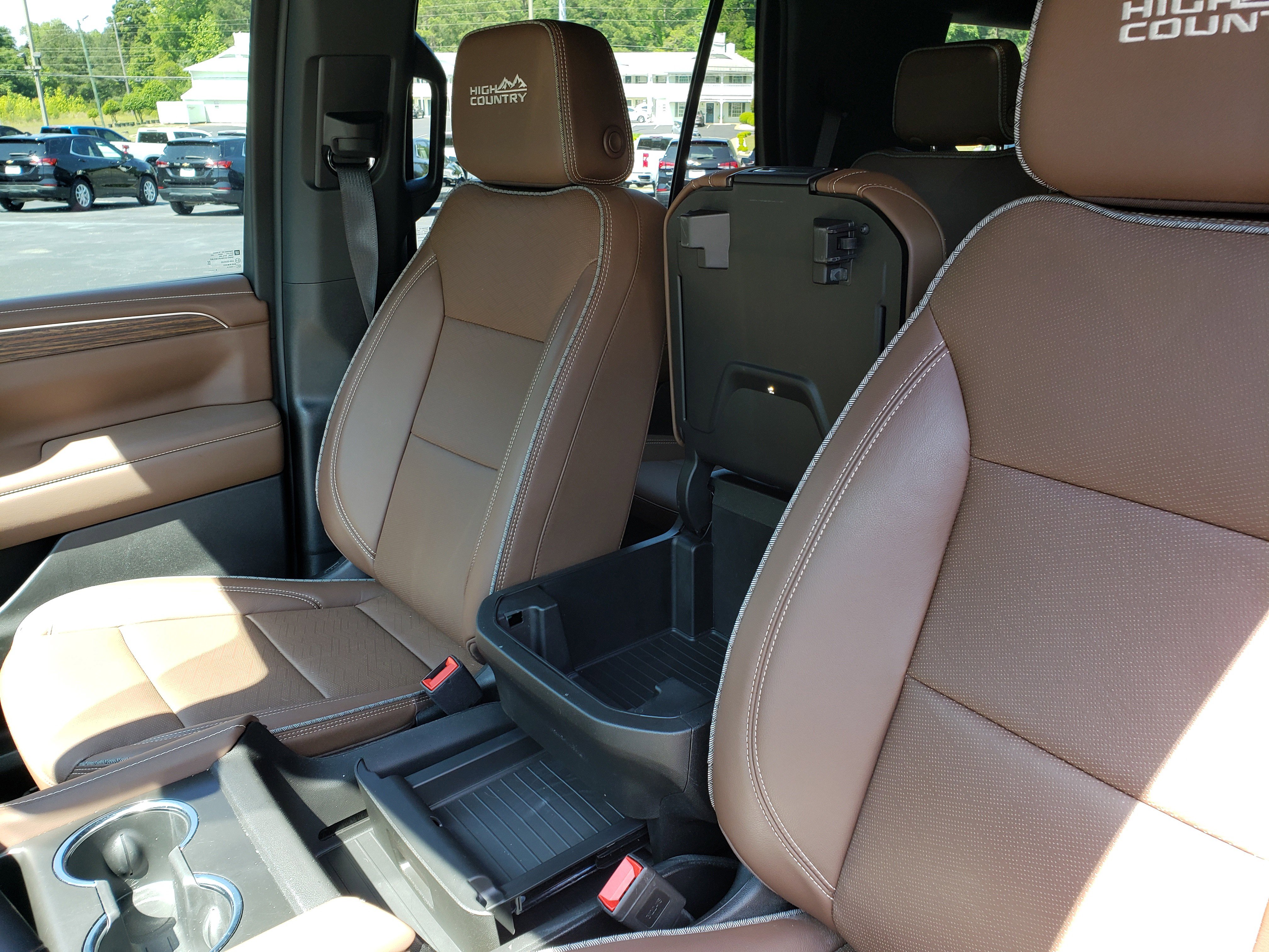 Used 2024 Chevrolet Tahoe High Country RWD image 28