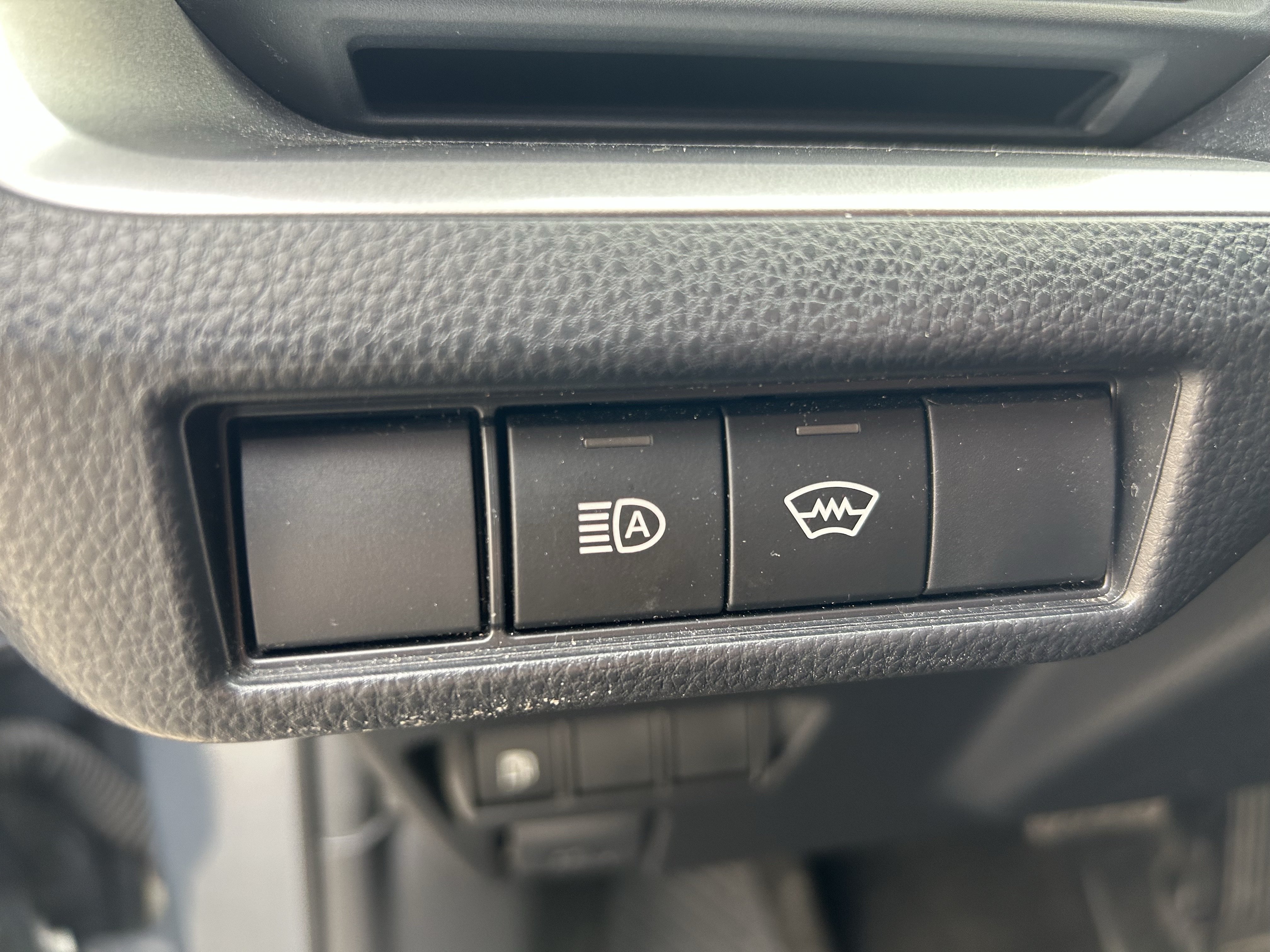 Used 2024 Toyota Prius LE FWD image 15