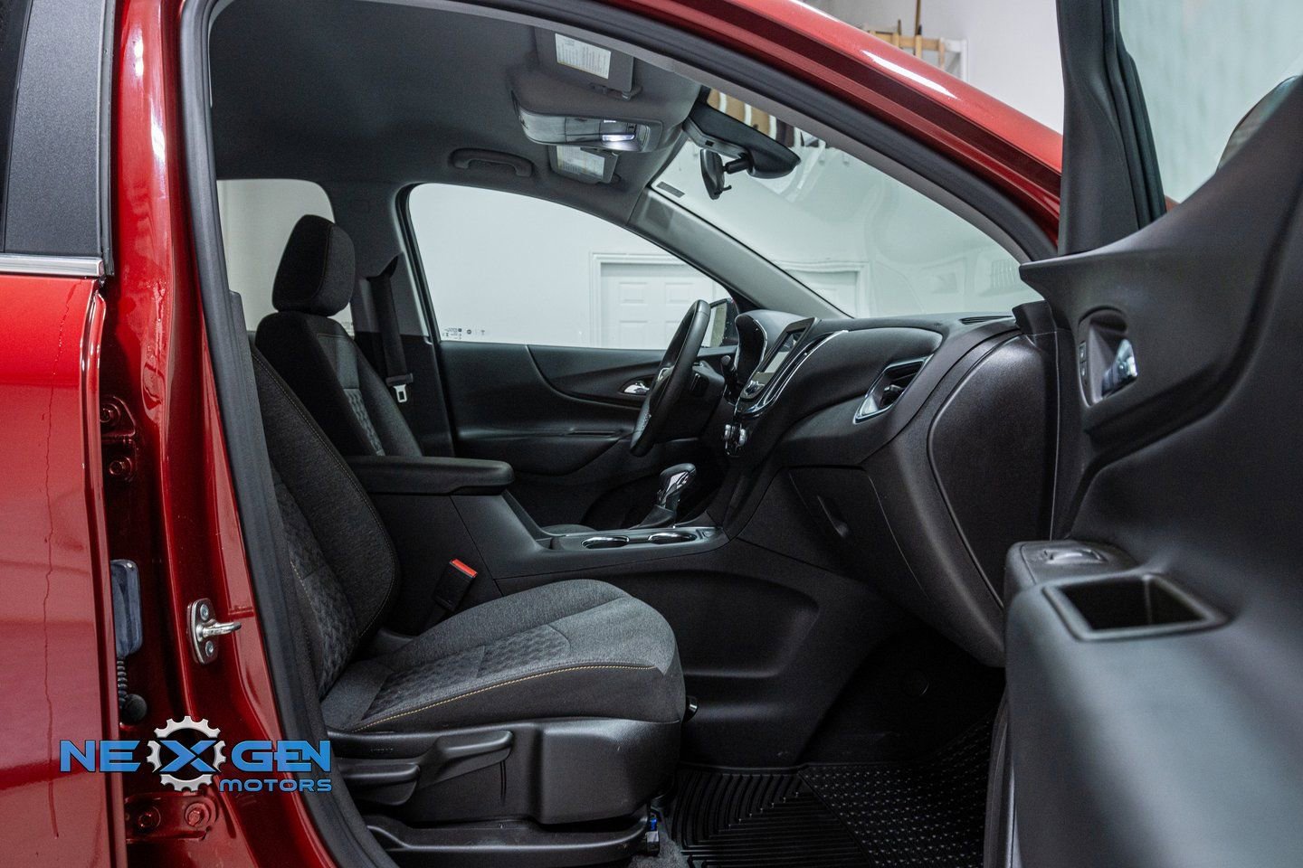 Used 2024 Chevrolet Equinox LT image 36