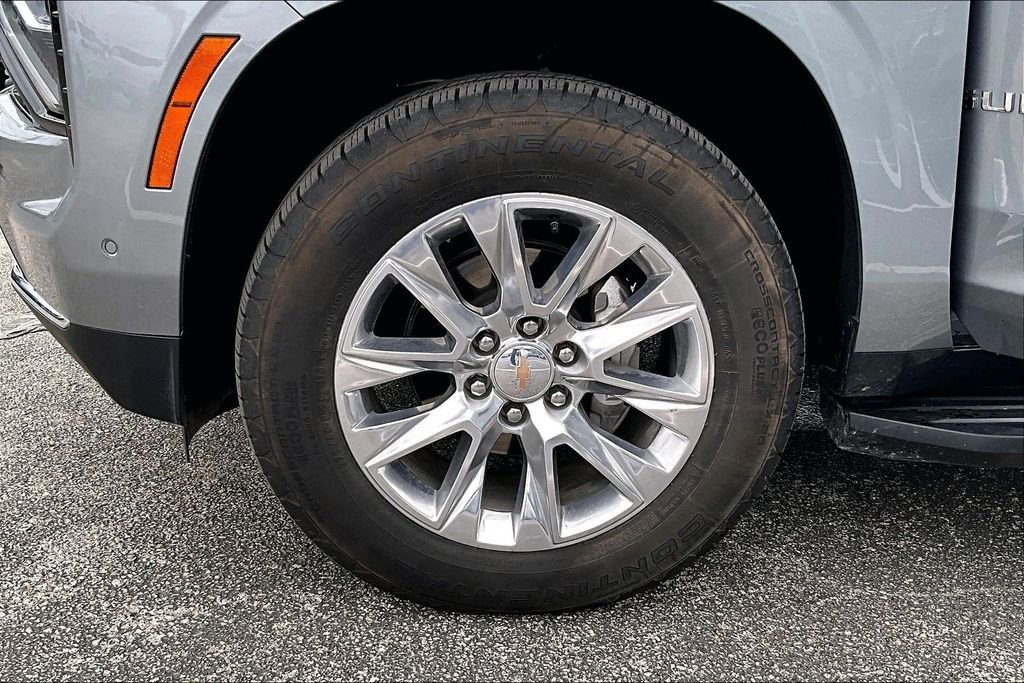 Used 2025 Chevrolet Suburban Premier image 11