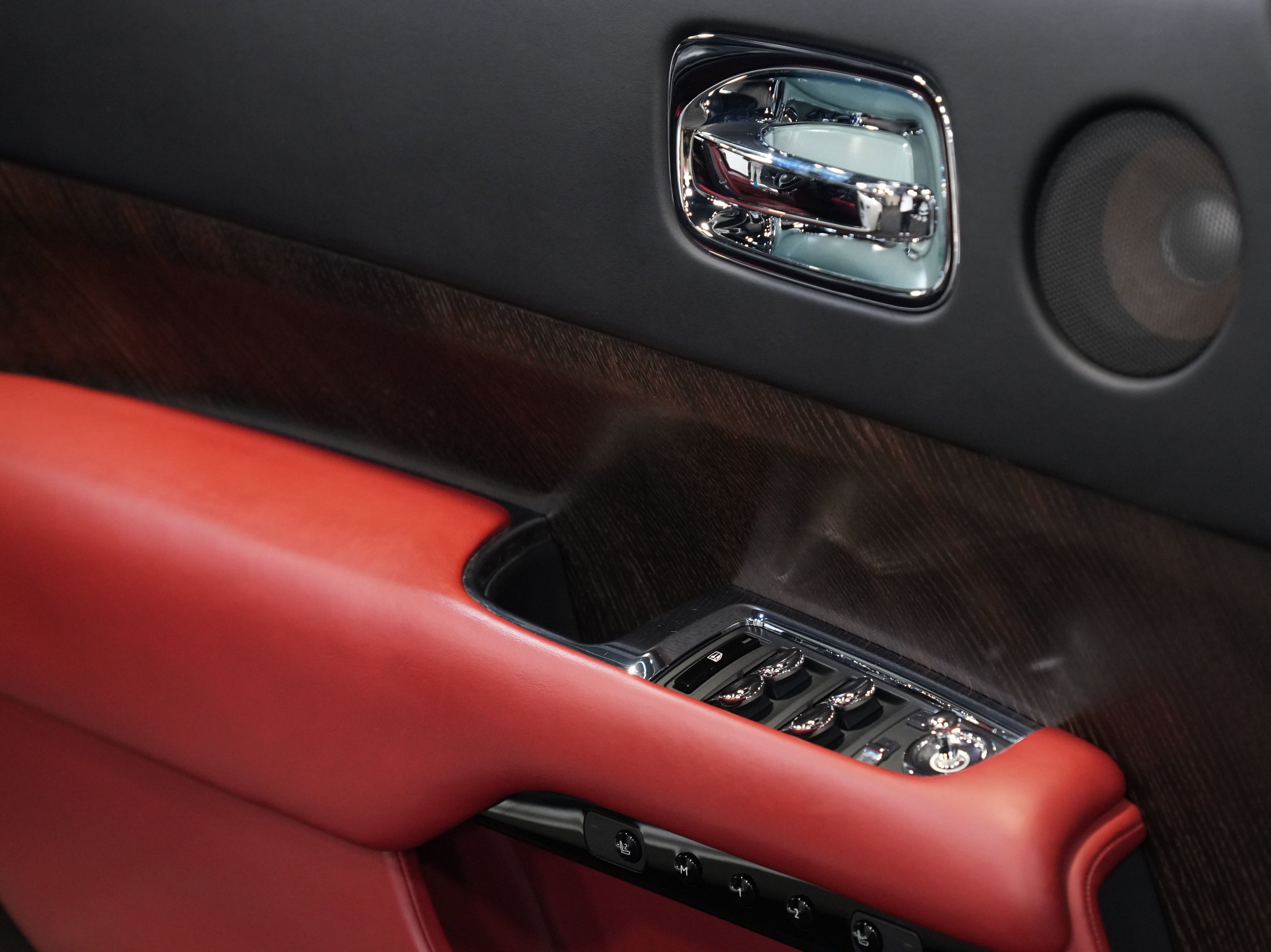 Used 2014 Rolls-Royce Wraith RWD image 30