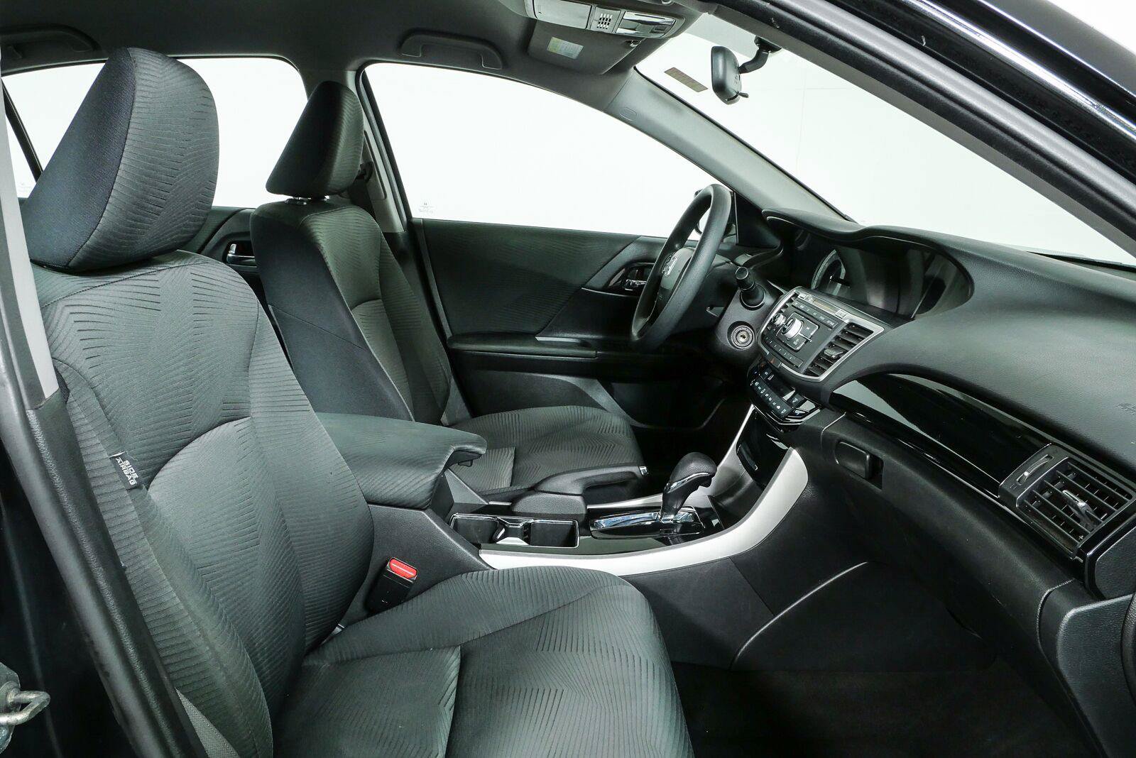 Used 2016 Honda Accord LX image 19