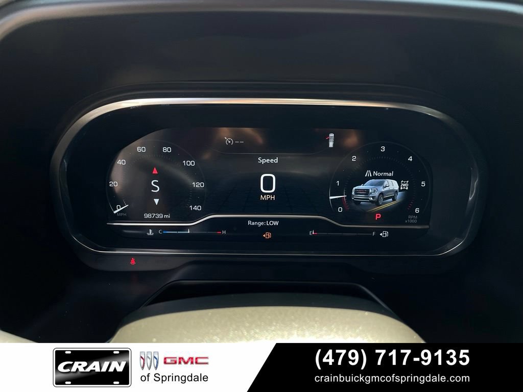 Used 2024 GMC Yukon AT4 w/ Technology Package AWD/4WD image 15