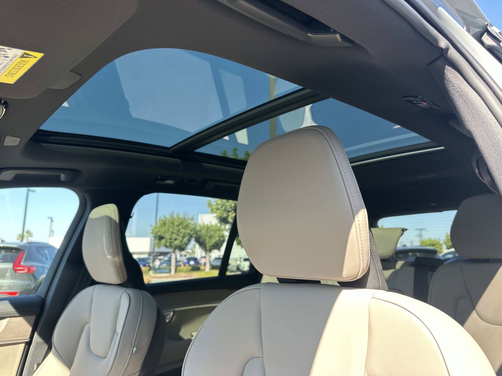 New 2026 Volvo XC90 T8 Plus w/ Protection Package Premier AWD/4WD image 25