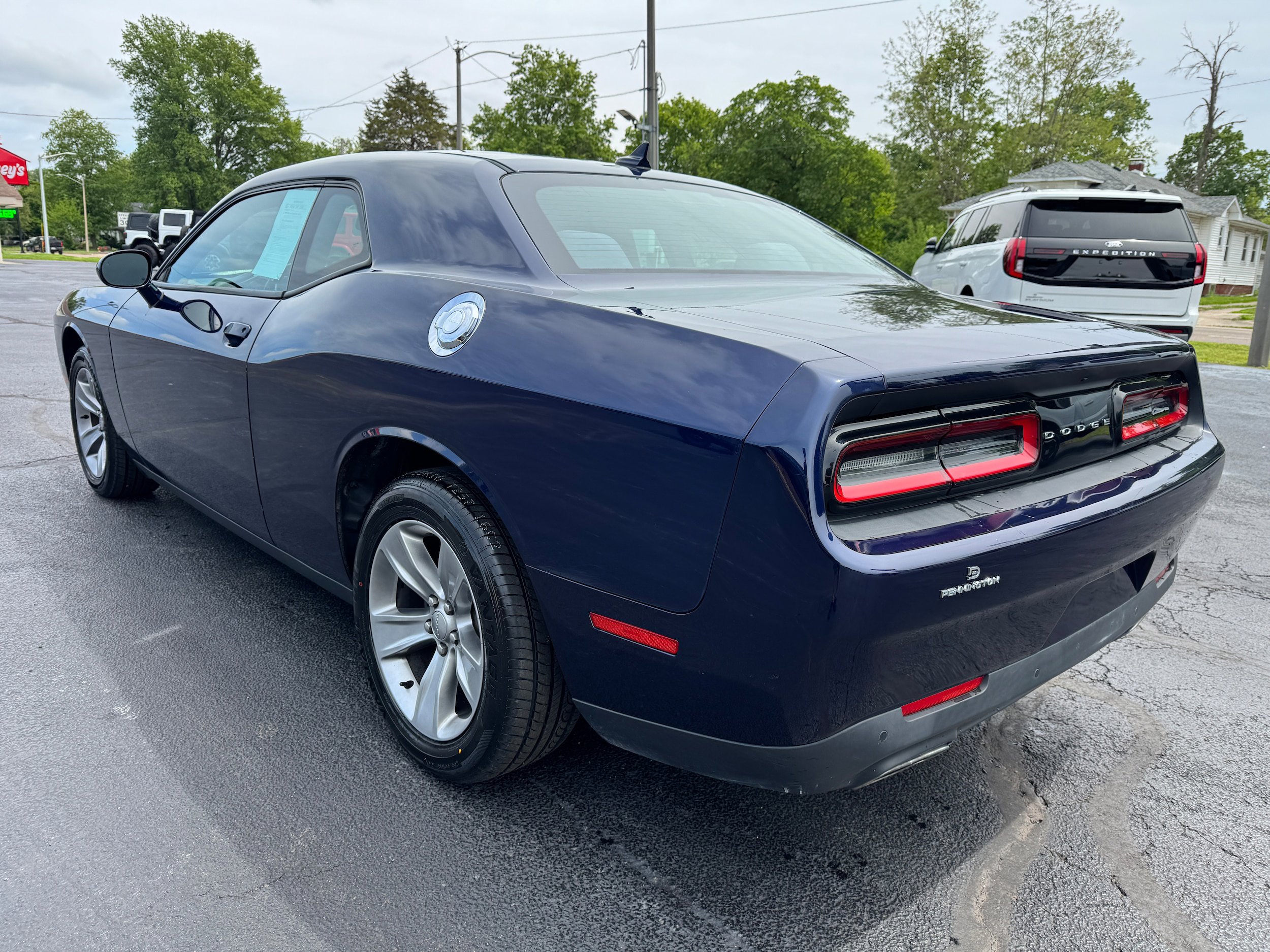Used 2016 Dodge Challenger SXT w/ Driver Convenience Group RWD image 5