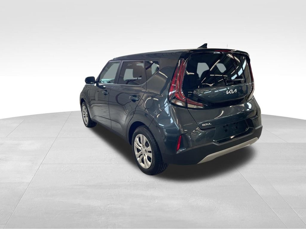 Certified 2023 Kia Soul LX FWD image 4