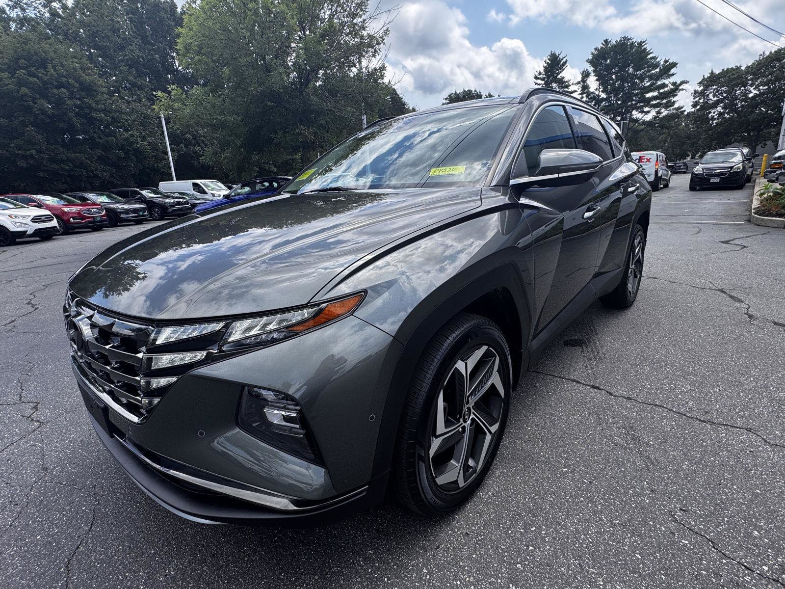 Used 2022 Hyundai Tucson Limited w/ Cargo Package AWD/4WD image 3