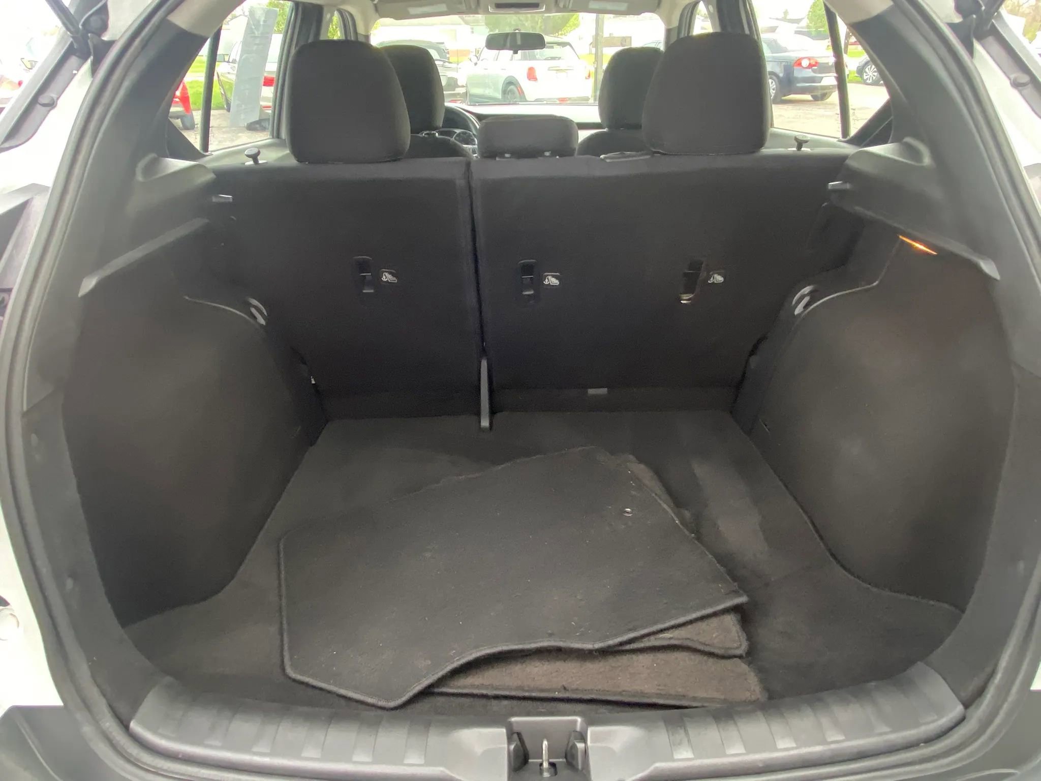 Used 2018 Nissan Kicks S image 14