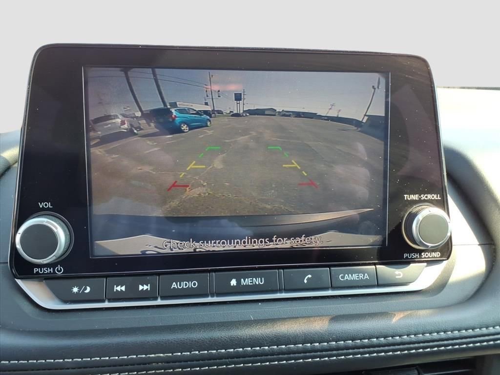 Used 2023 Nissan Rogue S image 26