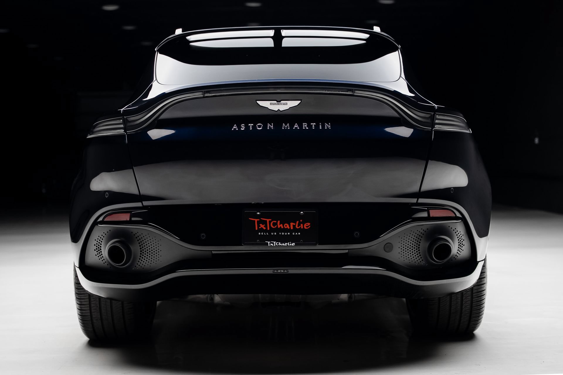 Used 2021 Aston Martin DBX AWD/4WD image 26