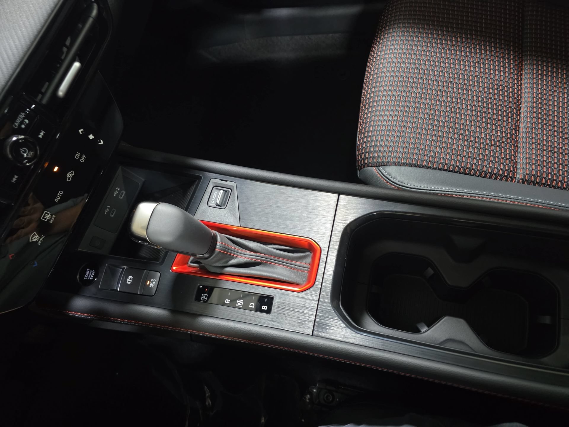 New 2026 Nissan Kicks SR FWD image 24