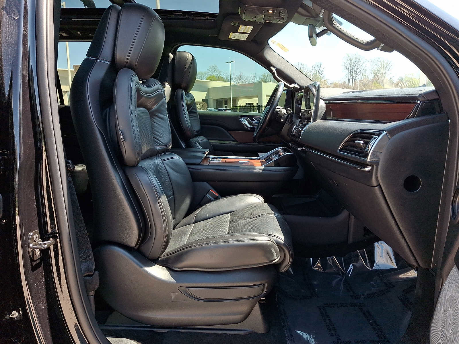 Used 2021 Lincoln Navigator L Reserve AWD/4WD image 20