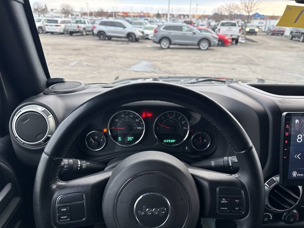 Used 2017 Jeep Wrangler Unlimited Sahara image 12