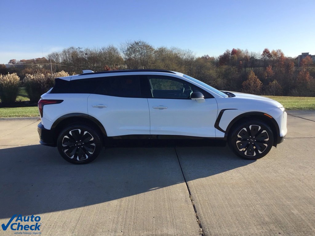 Used 2024 Chevrolet Blazer EV RS image 2