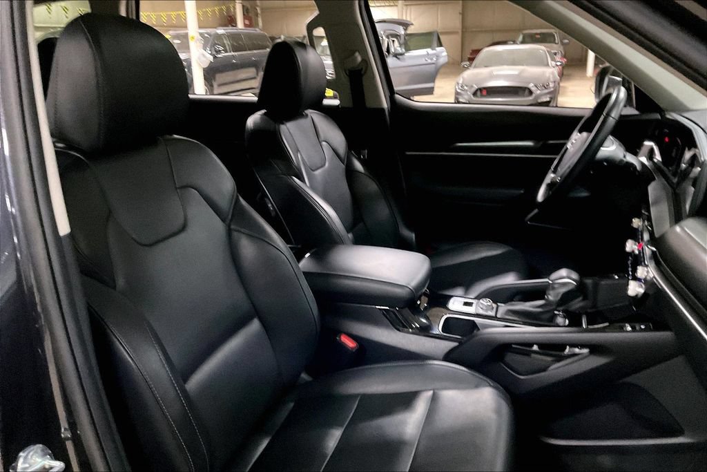 Used 2025 Kia Telluride S AWD/4WD image 7