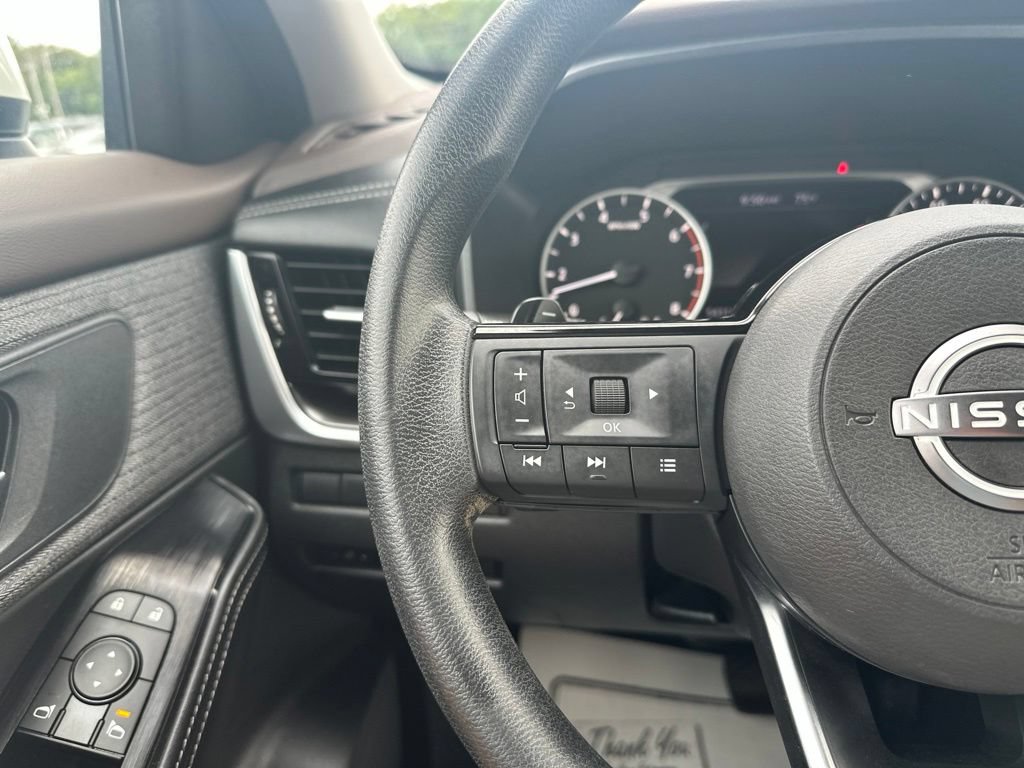 Used 2023 Nissan Rogue SV FWD image 19