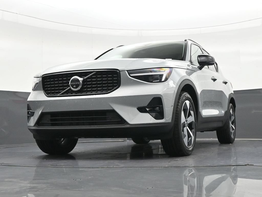 New 2026 Volvo XC40 B5 Plus w/ Protection Package Premier AWD/4WD image 28
