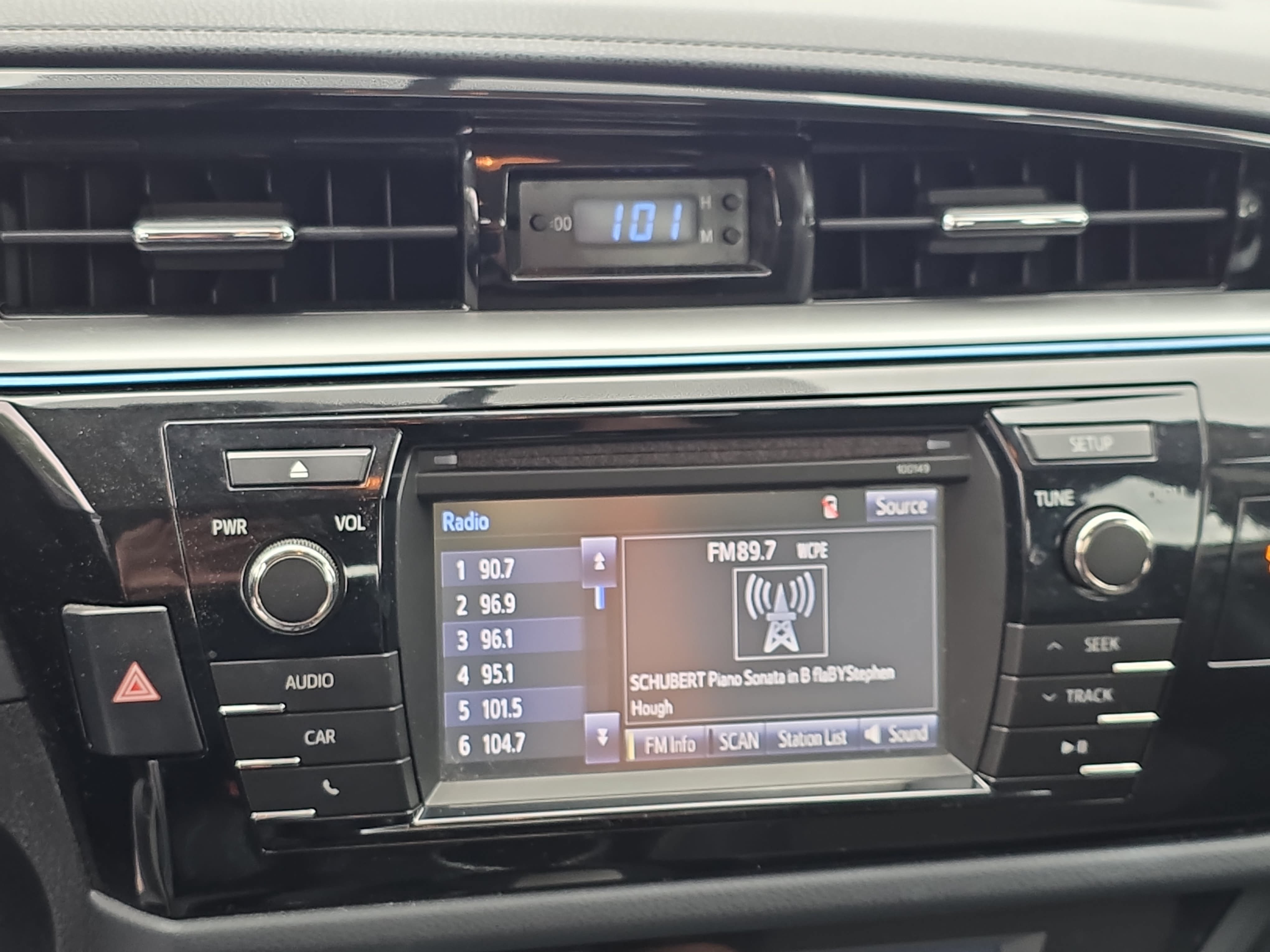 Used 2015 Toyota Corolla S FWD image 18