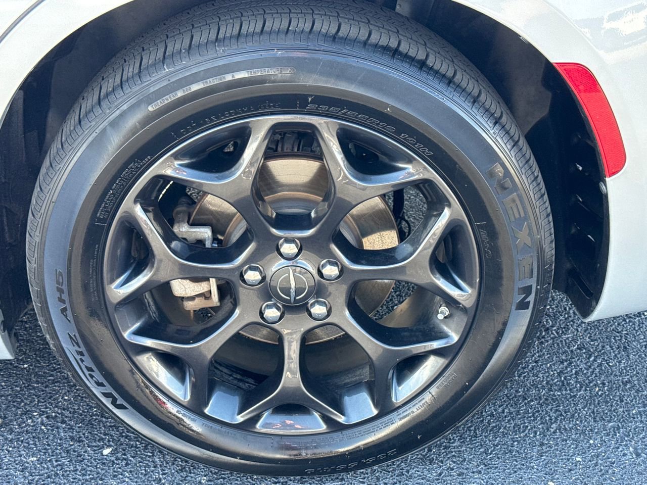 Used 2023 Chrysler 300 Touring L w/ Popular Equipment Group image 10