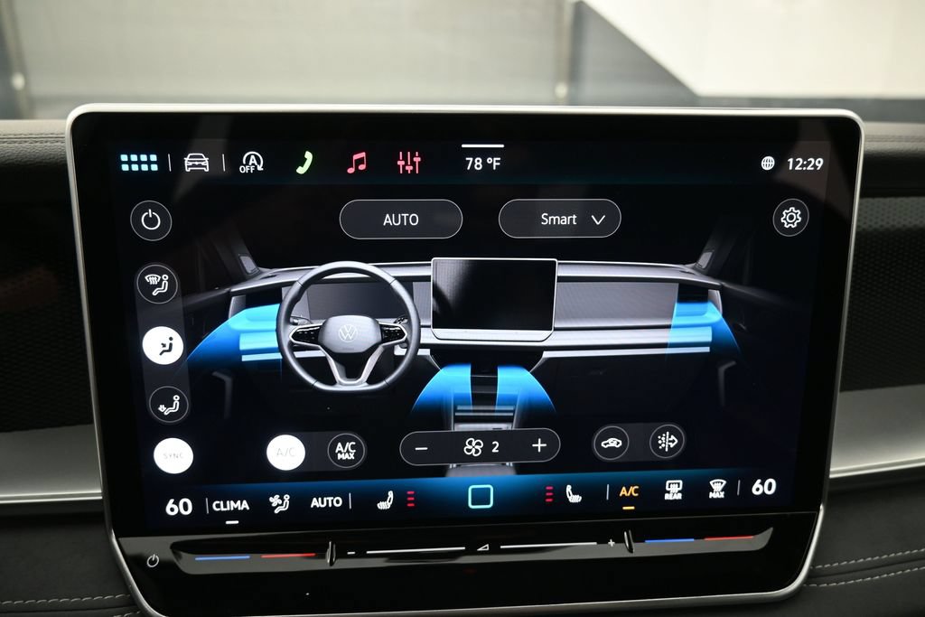 Used 2025 Volkswagen Tiguan SE R-Line FWD image 9