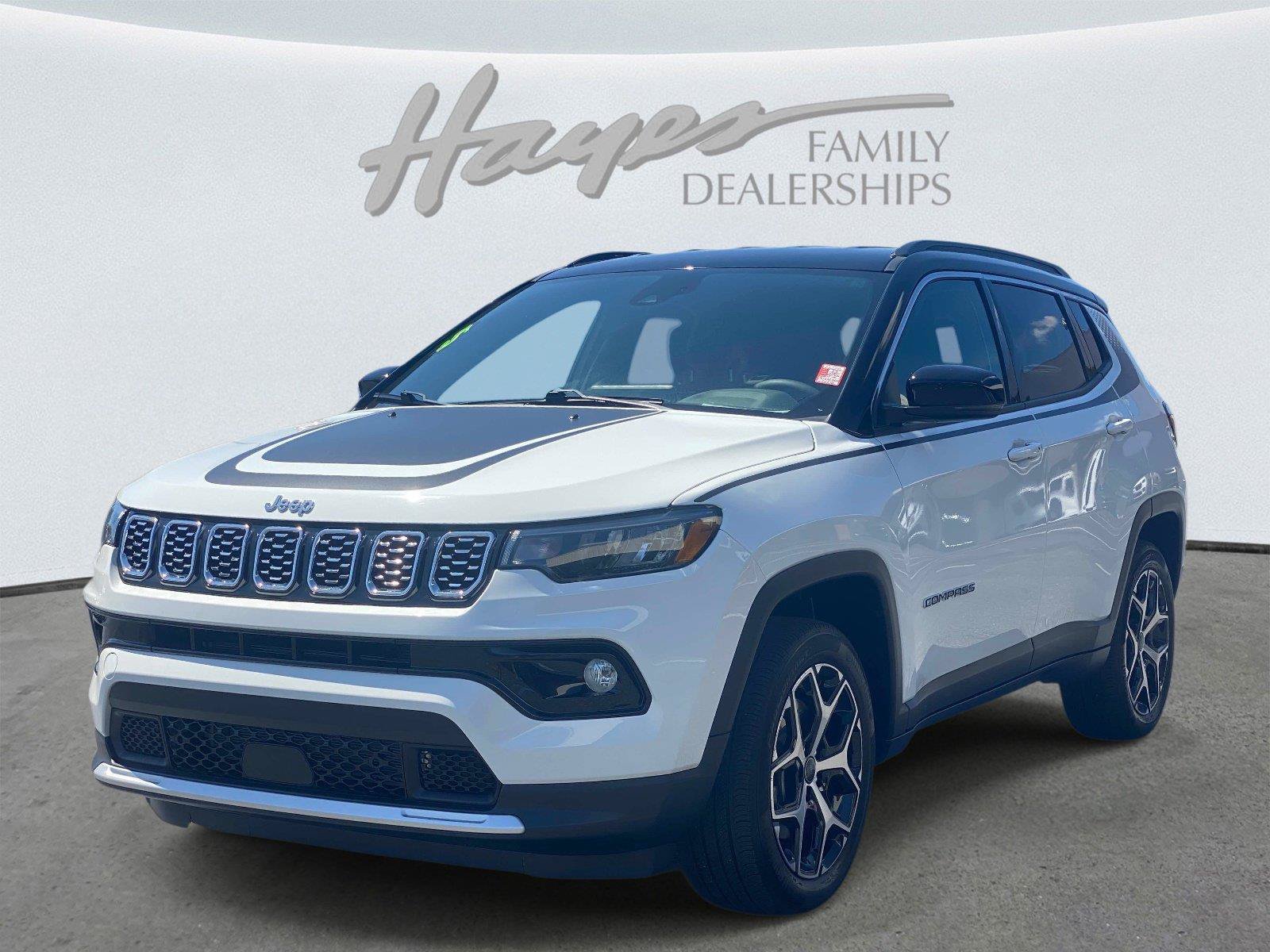 Used 2025 Jeep Compass Limited w/ Mopar Graphics Package AWD/4WD image 10