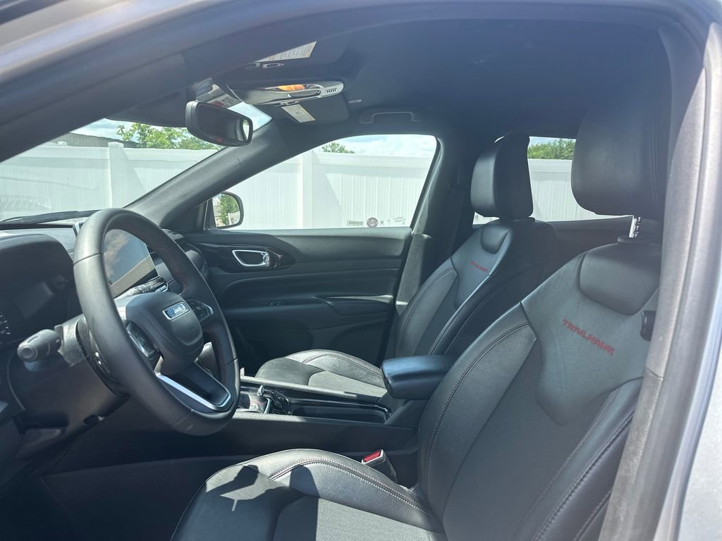 Used 2025 Jeep Compass Trailhawk AWD/4WD image 37