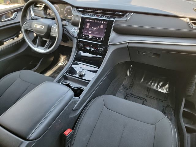 Certified 2024 Jeep Grand Cherokee Laredo X w/ Luxury Tech Group I AWD/4WD image 39