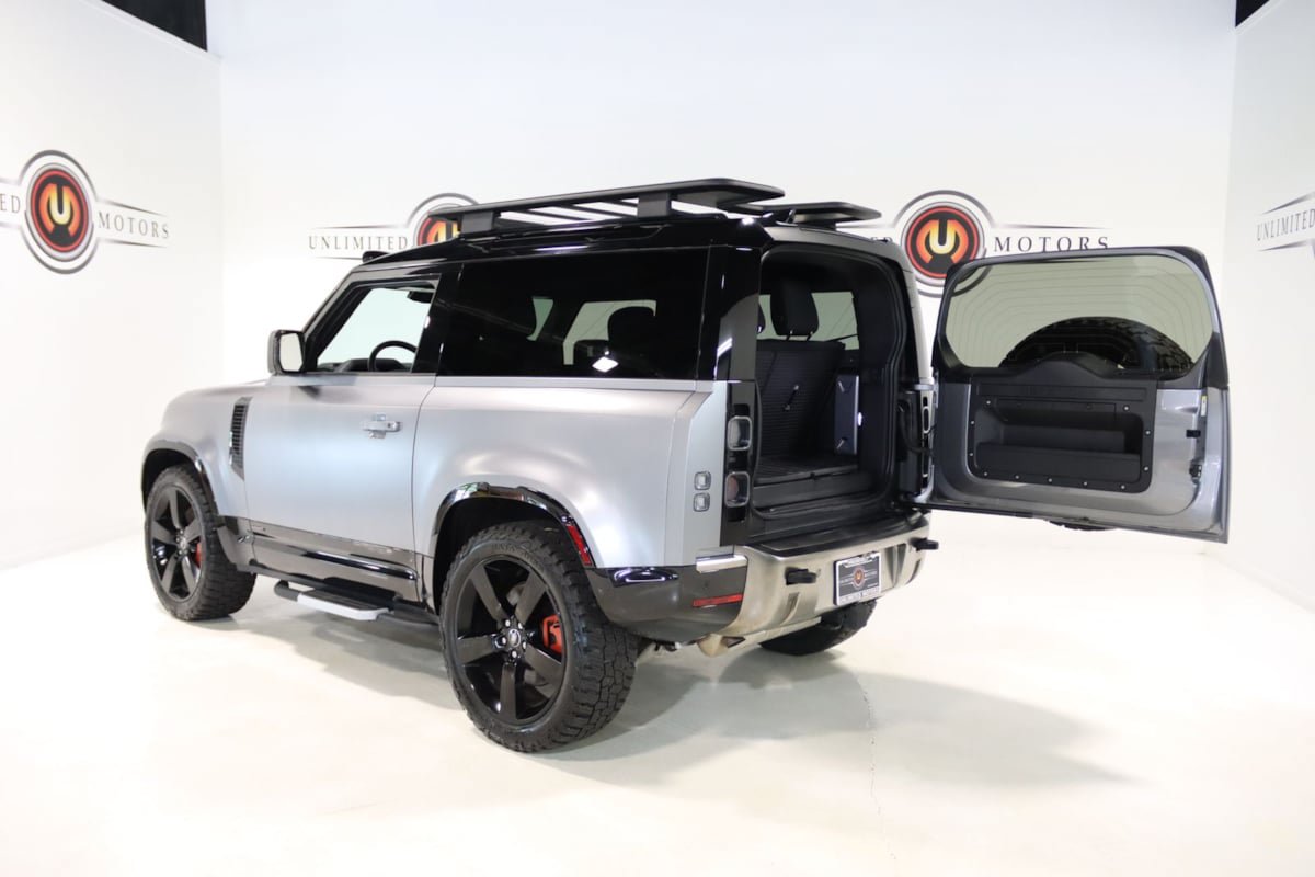 Used 2023 Land Rover Defender 90 X AWD/4WD image 31