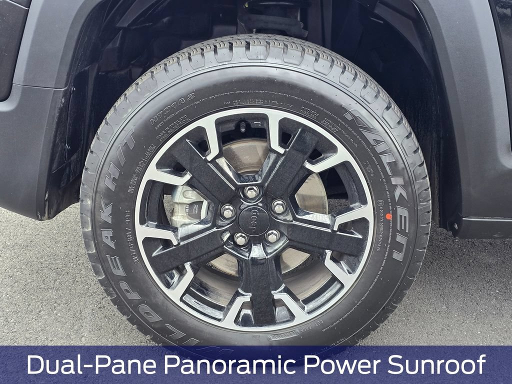 Used 2023 Jeep Renegade Trailhawk w/ Sun/Sound Group AWD/4WD image 9