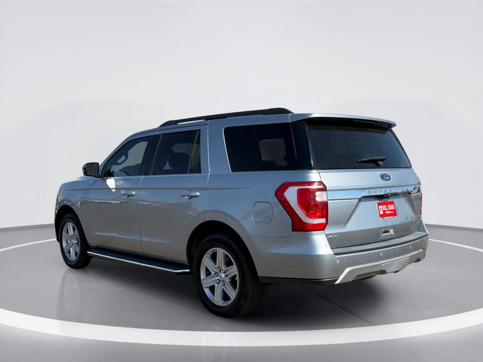 Used 2020 Ford Expedition XLT w/ Equipment Group 202A AWD/4WD image 4