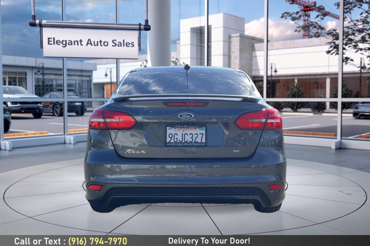Used 2016 Ford Focus SE w/ SE Sport Package FWD image 6