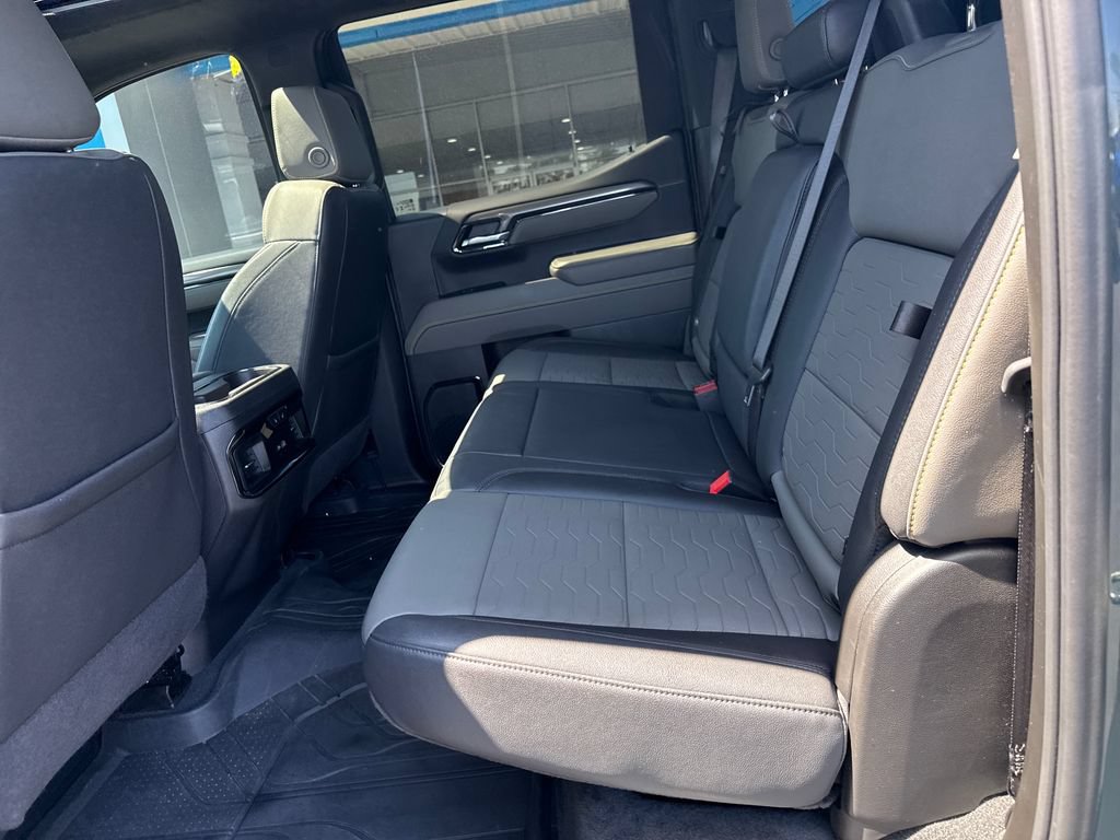 Used 2025 Chevrolet Silverado 1500 ZR2 w/ Technology Package AWD/4WD image 32