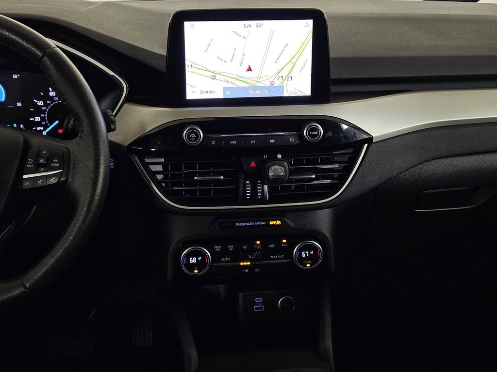 Used 2021 Ford Escape SE w/ SE Sport Appearance Package image 12