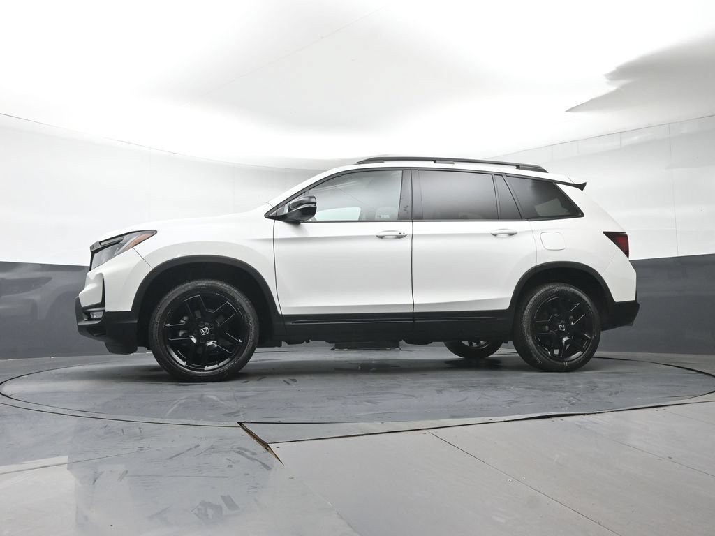 Certified 2024 Honda Passport Black Edition image 30