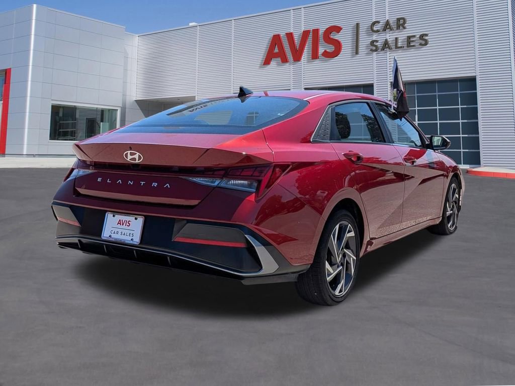 Used 2025 Hyundai Elantra SEL FWD image 6