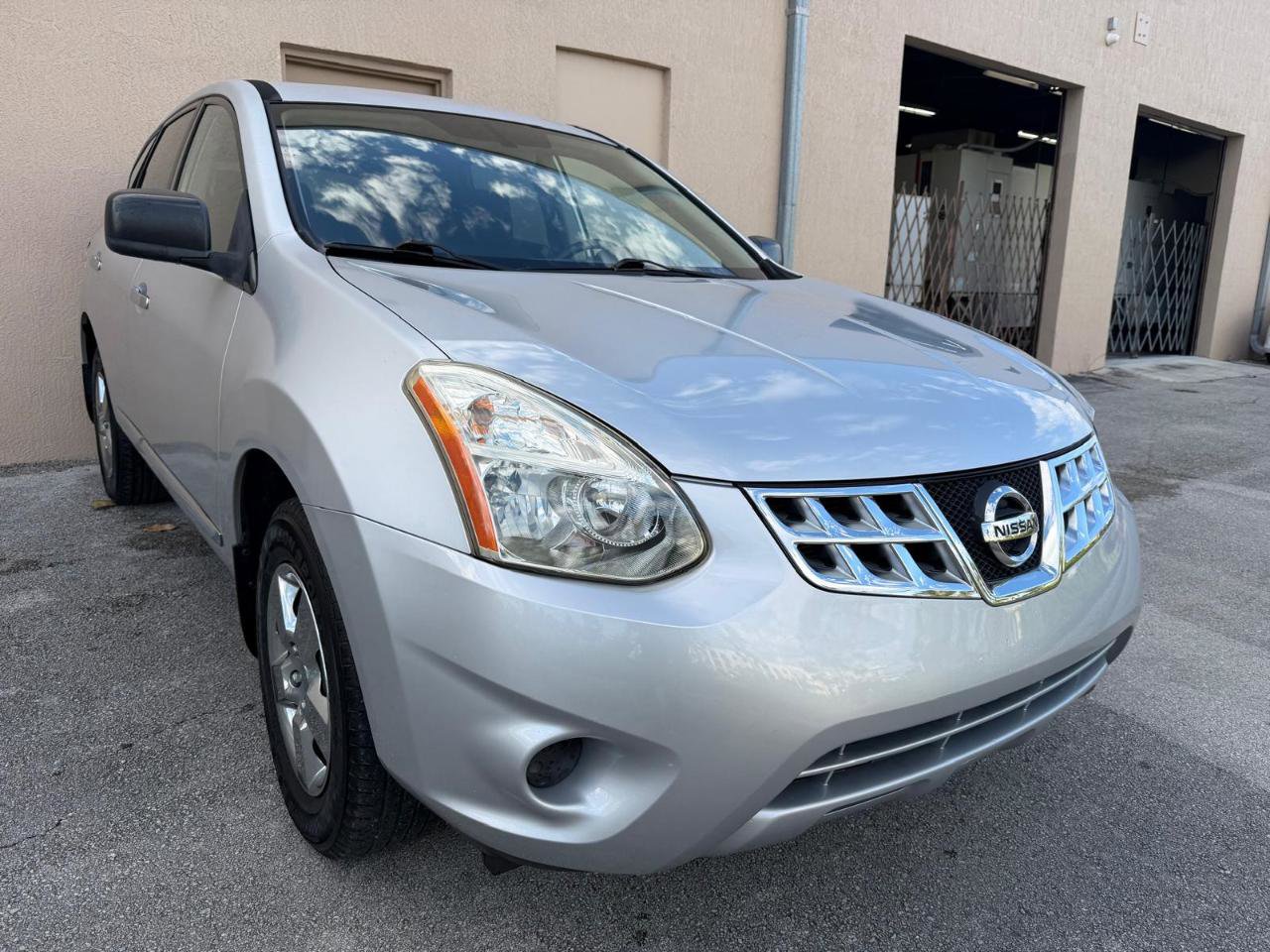 Used 2011 Nissan Rogue S image 5