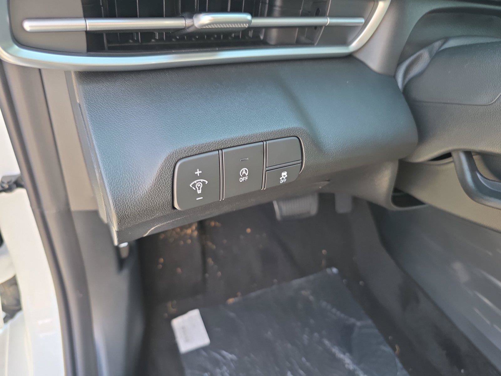 New 2026 Hyundai Elantra SE FWD image 12