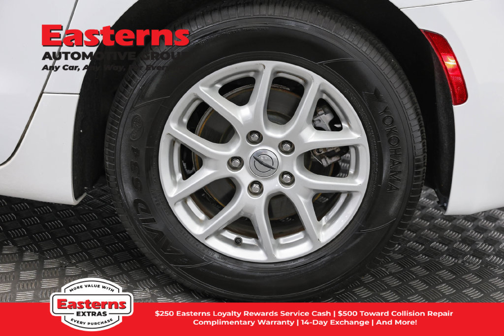 Used 2022 Chrysler Voyager LX FWD image 33