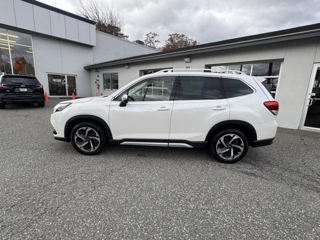 Used 2023 Subaru Forester Touring image 6