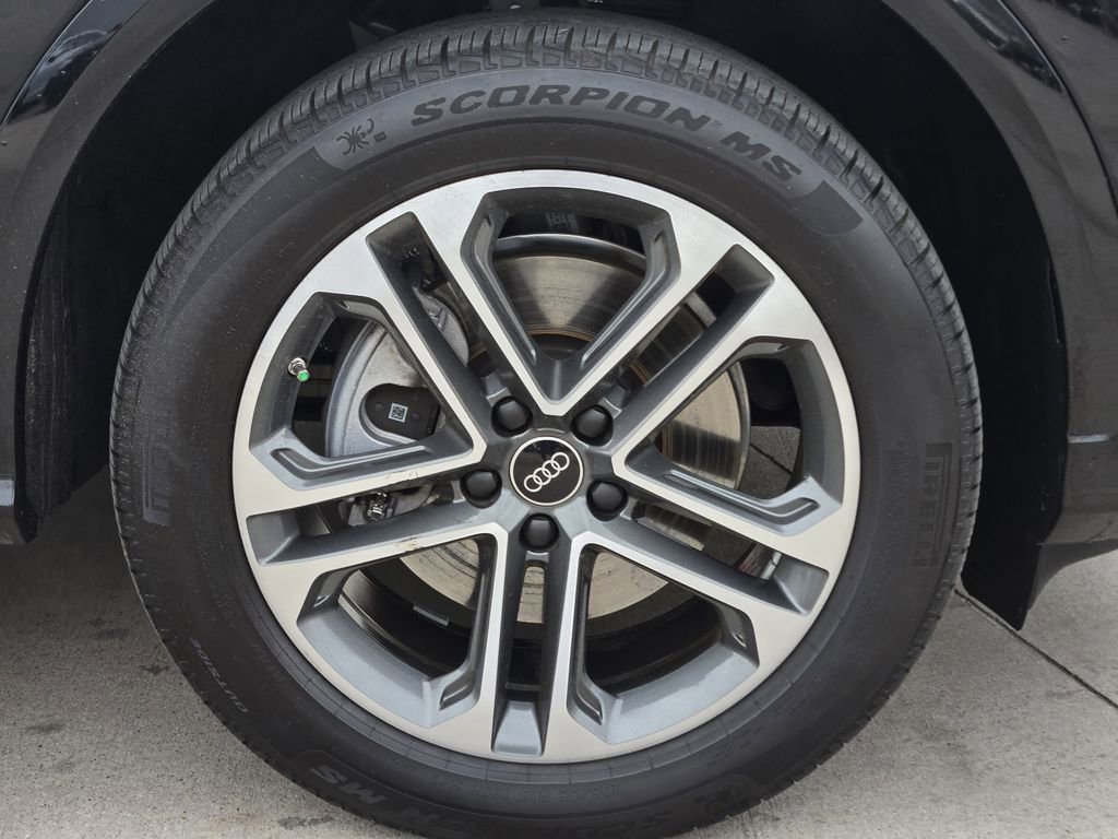Certified 2025 Audi Q5 2.0T Premium image 16