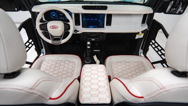 Used 2025 Ford Bronco 4-Door image 2