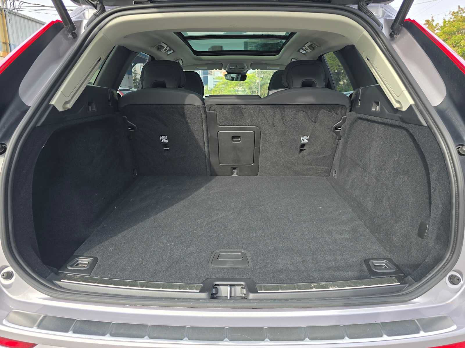 Used 2026 Volvo XC60 B5 Plus w/ Protection Package Premier AWD/4WD image 14