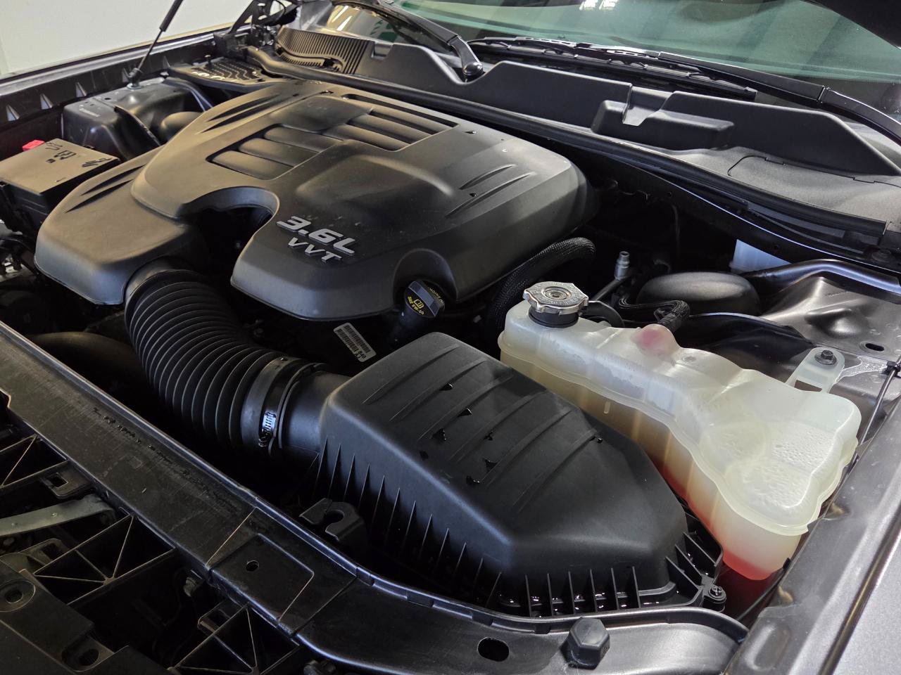 Used 2022 Dodge Challenger GT AWD/4WD image 36