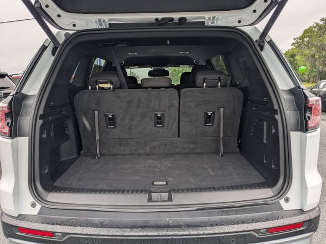 Used 2025 GMC Acadia Elevation image 12