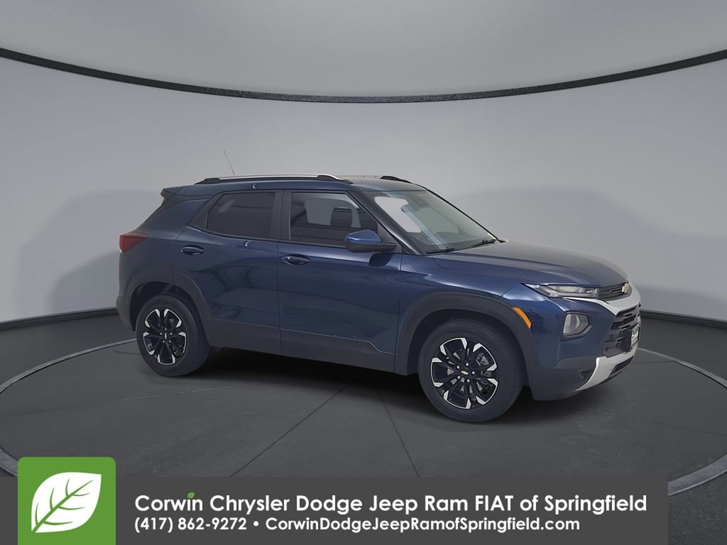 Used 2023 Chevrolet TrailBlazer LT image 2