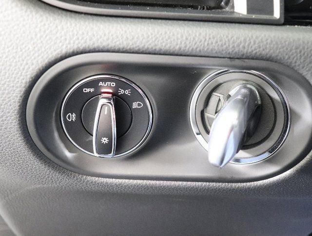 Used 2025 Porsche Macan image 34