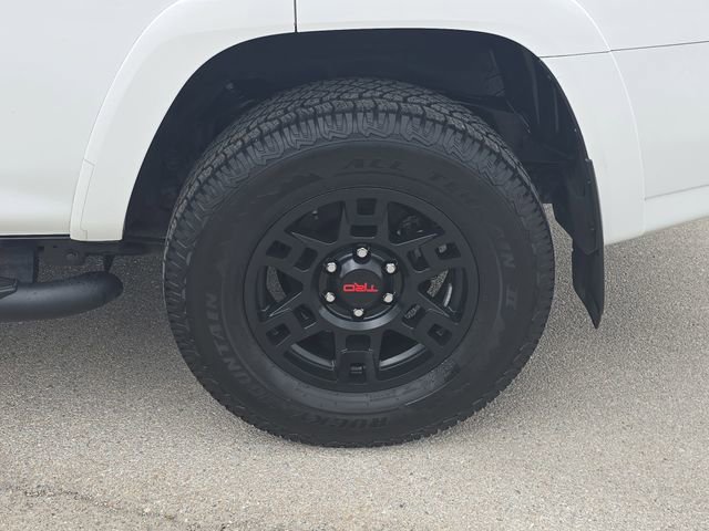 Used 2020 Toyota 4Runner SR5 Premium w/ Moonroof Package image 33