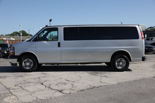 Used 2017 Chevrolet Express 3500 LT w/ LT Preferred Equipment Group RWD image 4